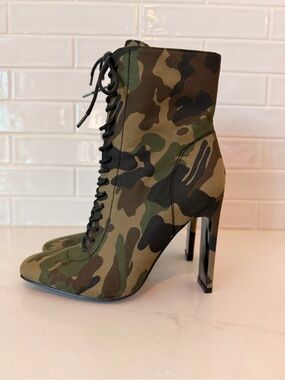 Rag & Co Wyndham camouflage lace-up ankle boots size 7